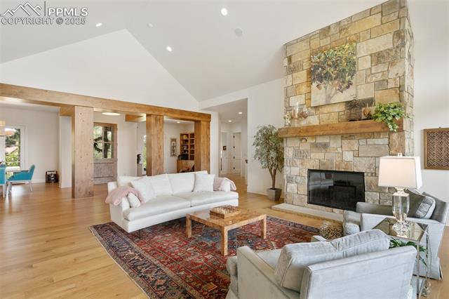 1735 Brantfeather Grove