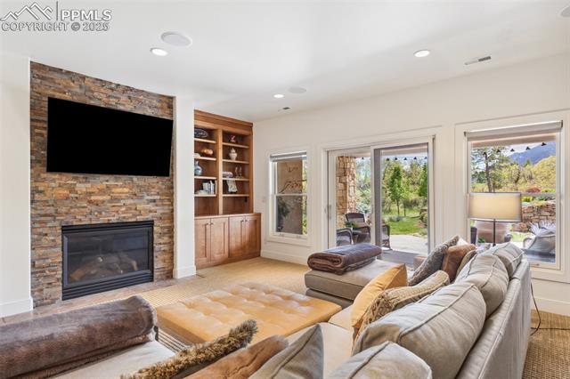 1735 Brantfeather Grove