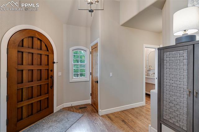 4495 Carriage House View