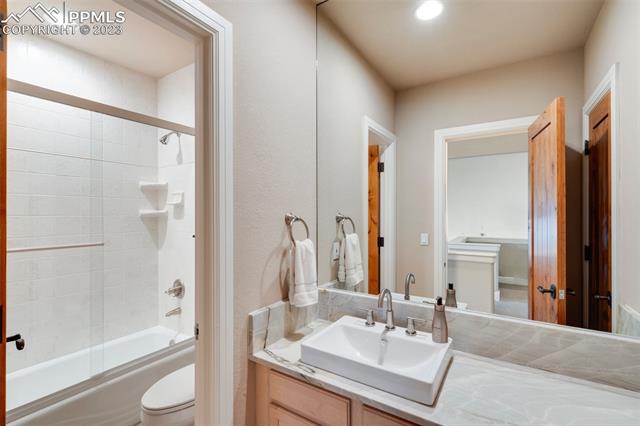 4495 Carriage House View