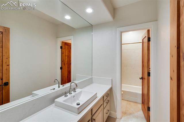 4495 Carriage House View