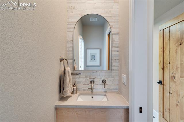 4495 Carriage House View