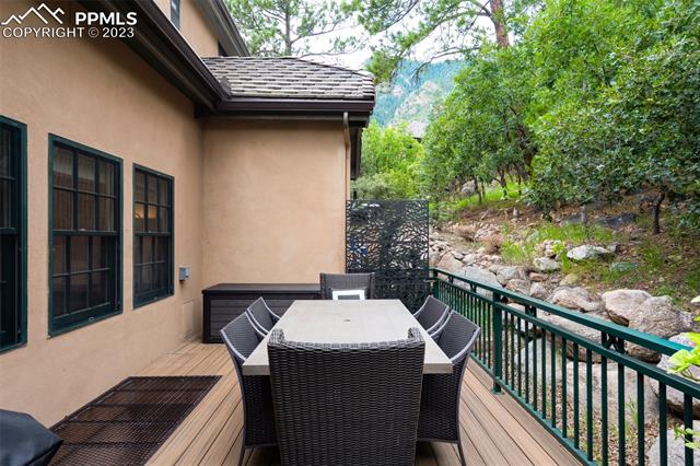 4495 Carriage House View