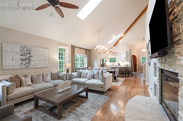 4495 Carriage House View