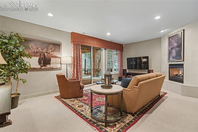 4480 Carriage House View