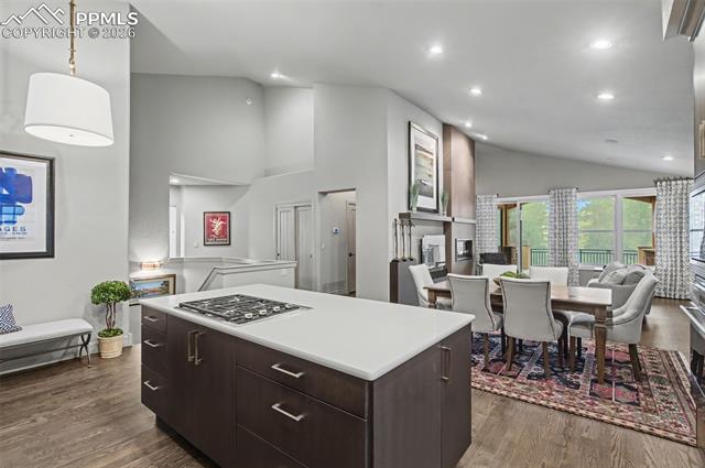 4480 Carriage House View