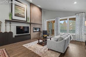4480 Carriage House View