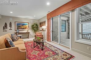 4480 Carriage House View