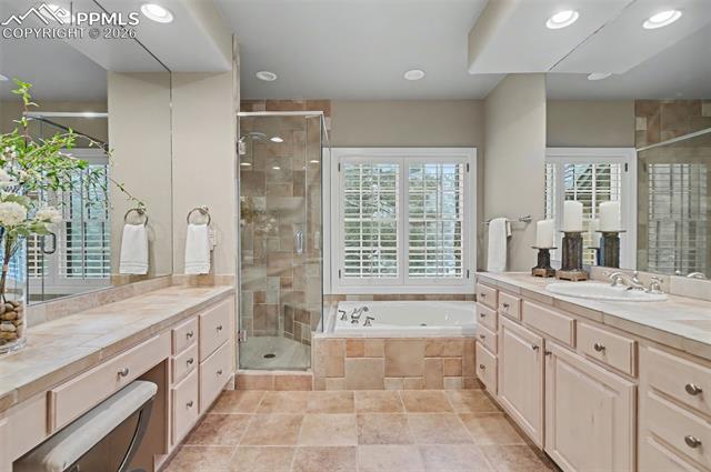 4480 Carriage House View