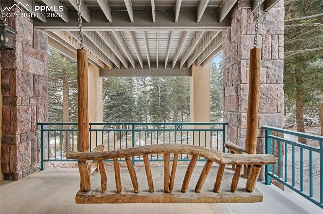 4480 Carriage House View