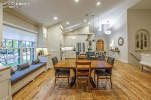 4420 Carriage House View