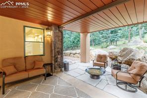 4420 Carriage House View
