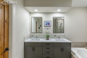 4420 Carriage House View