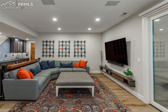 4420 Carriage House View