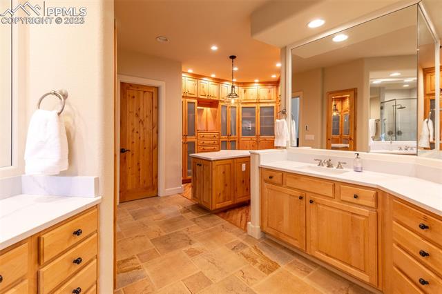 4495 Governors Point