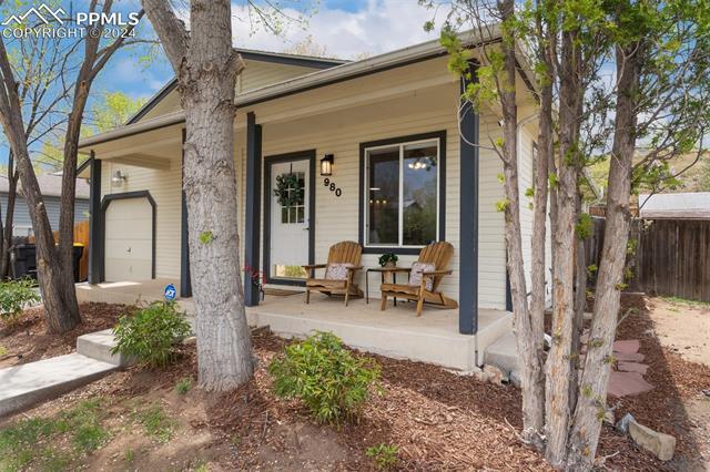 980 Columbine Avenue