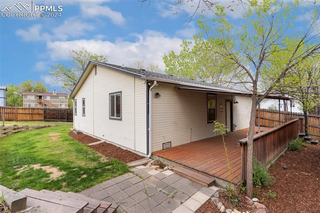 980 Columbine Avenue