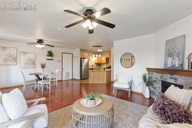 980 Columbine Avenue