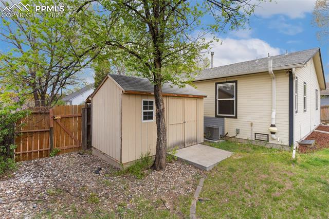 980 Columbine Avenue