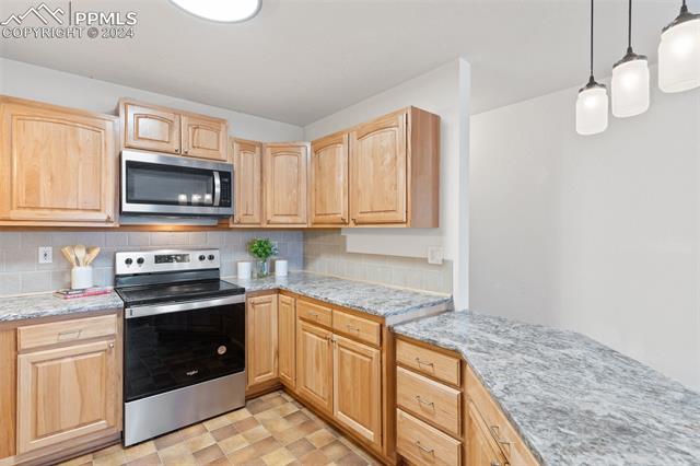 980 Columbine Avenue