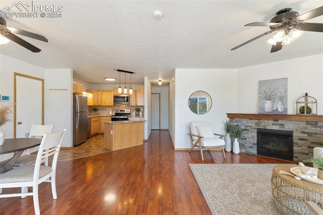 980 Columbine Avenue