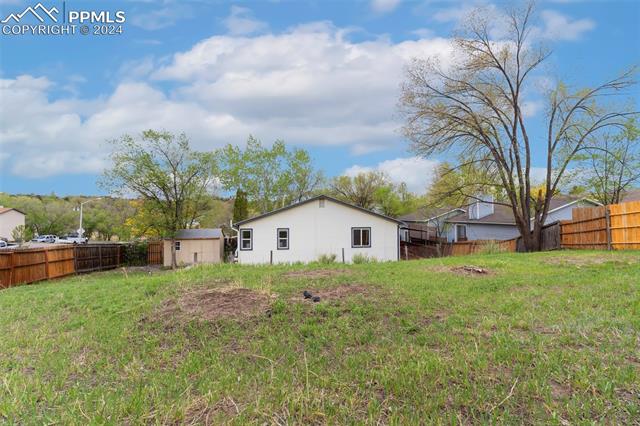 980 Columbine Avenue