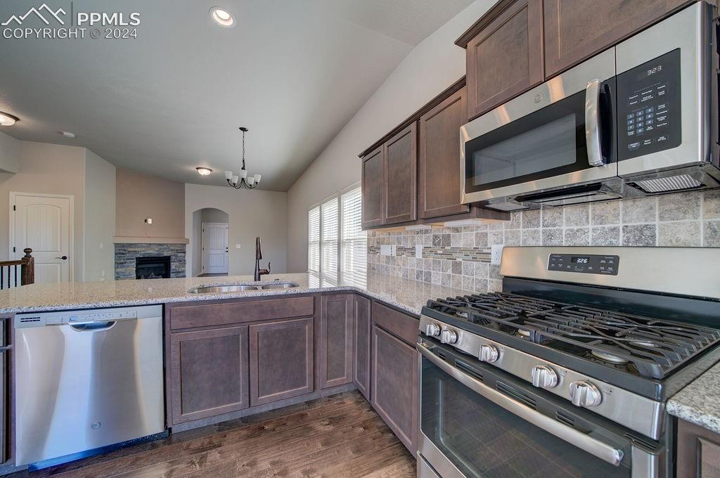 11379 Rill Point