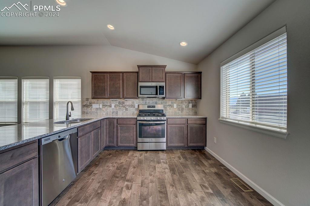 11379 Rill Point