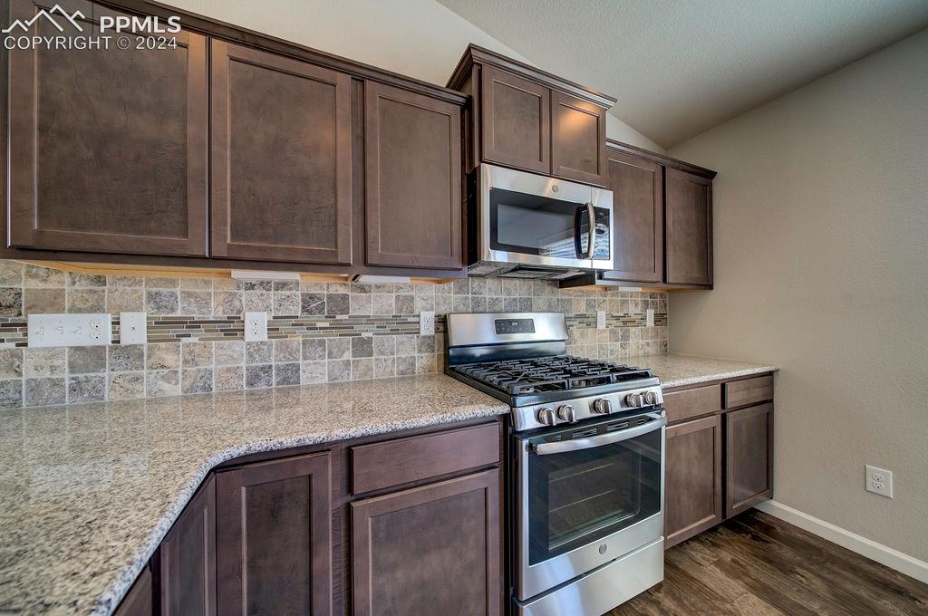 11379 Rill Point