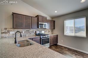 11379 Rill Point