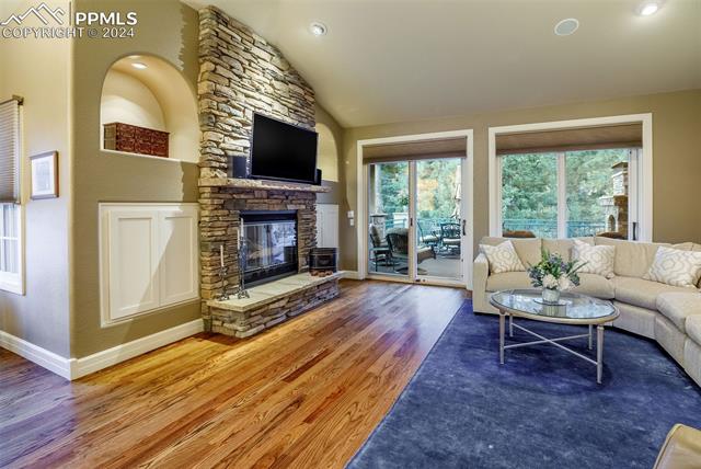 4430 Carriage House View