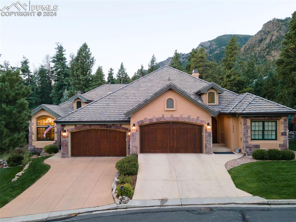 4430 Carriage House View