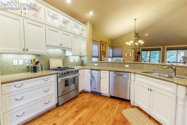 4430 Carriage House View