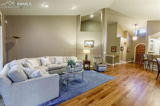 4430 Carriage House View