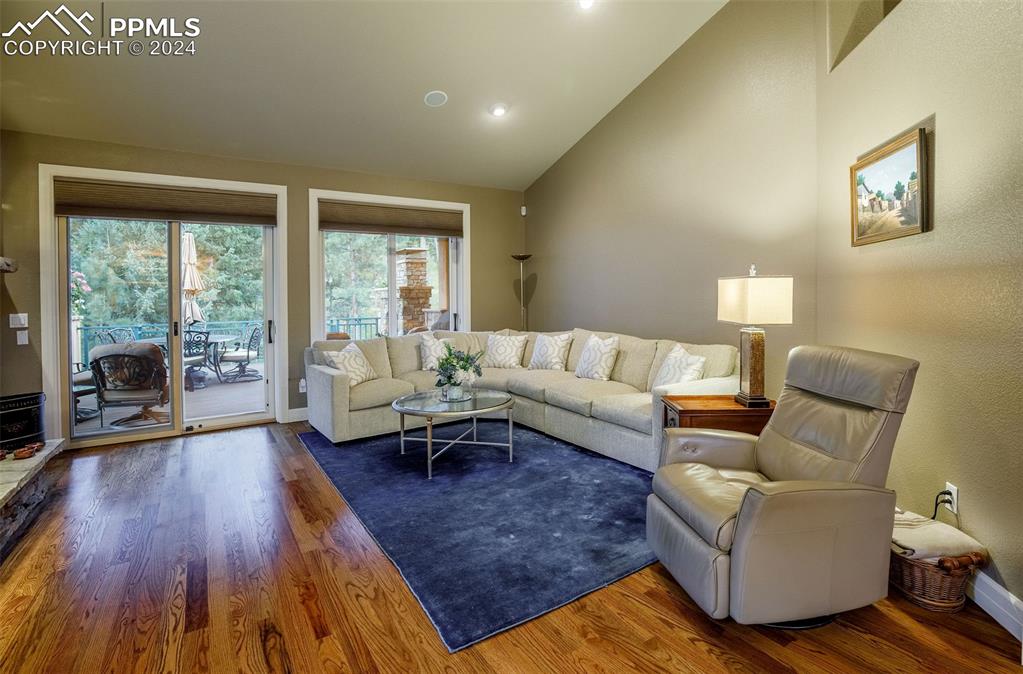 4430 Carriage House View