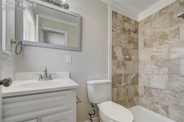 39 N Dartmouth Street