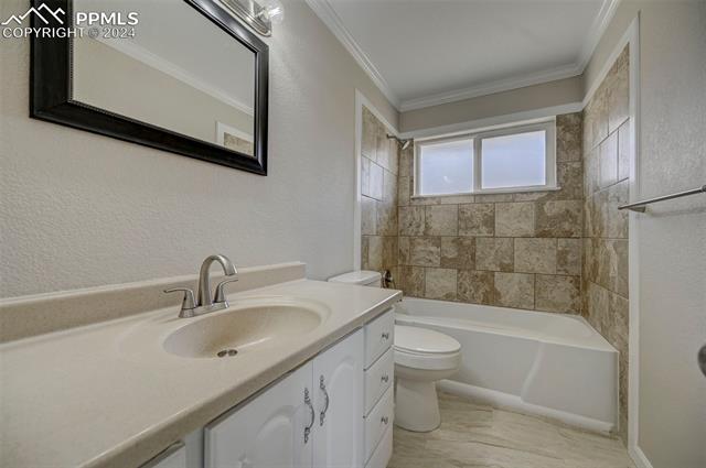 39 N Dartmouth Street