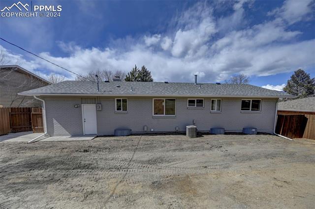 39 N Dartmouth Street