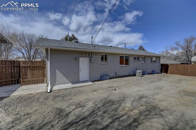 39 N Dartmouth Street