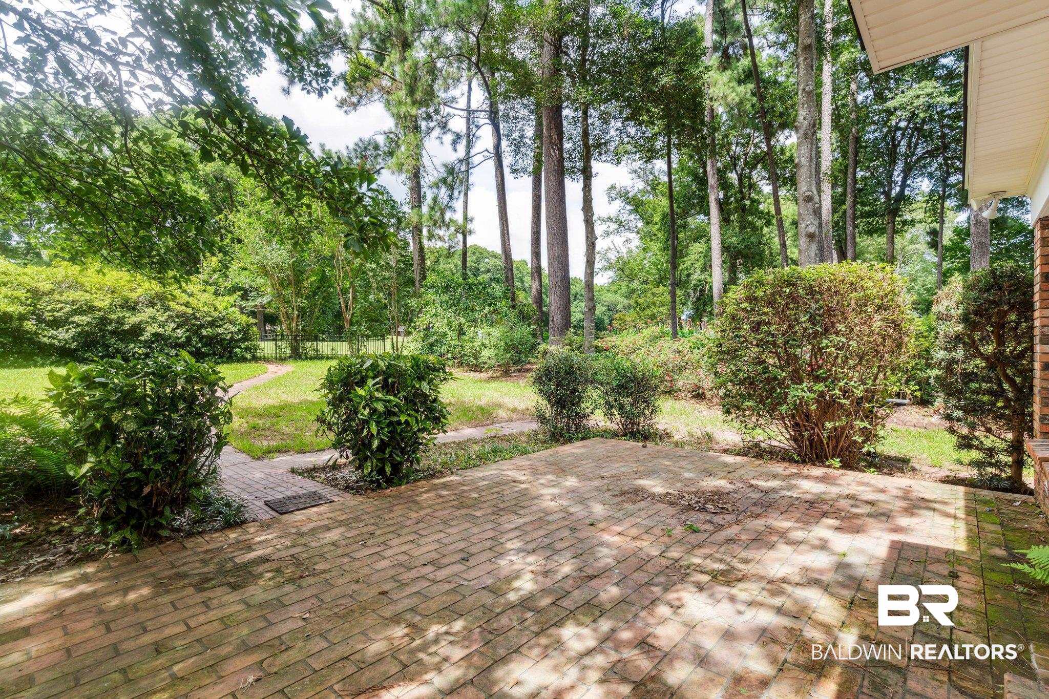 103 Ferncliff Circle