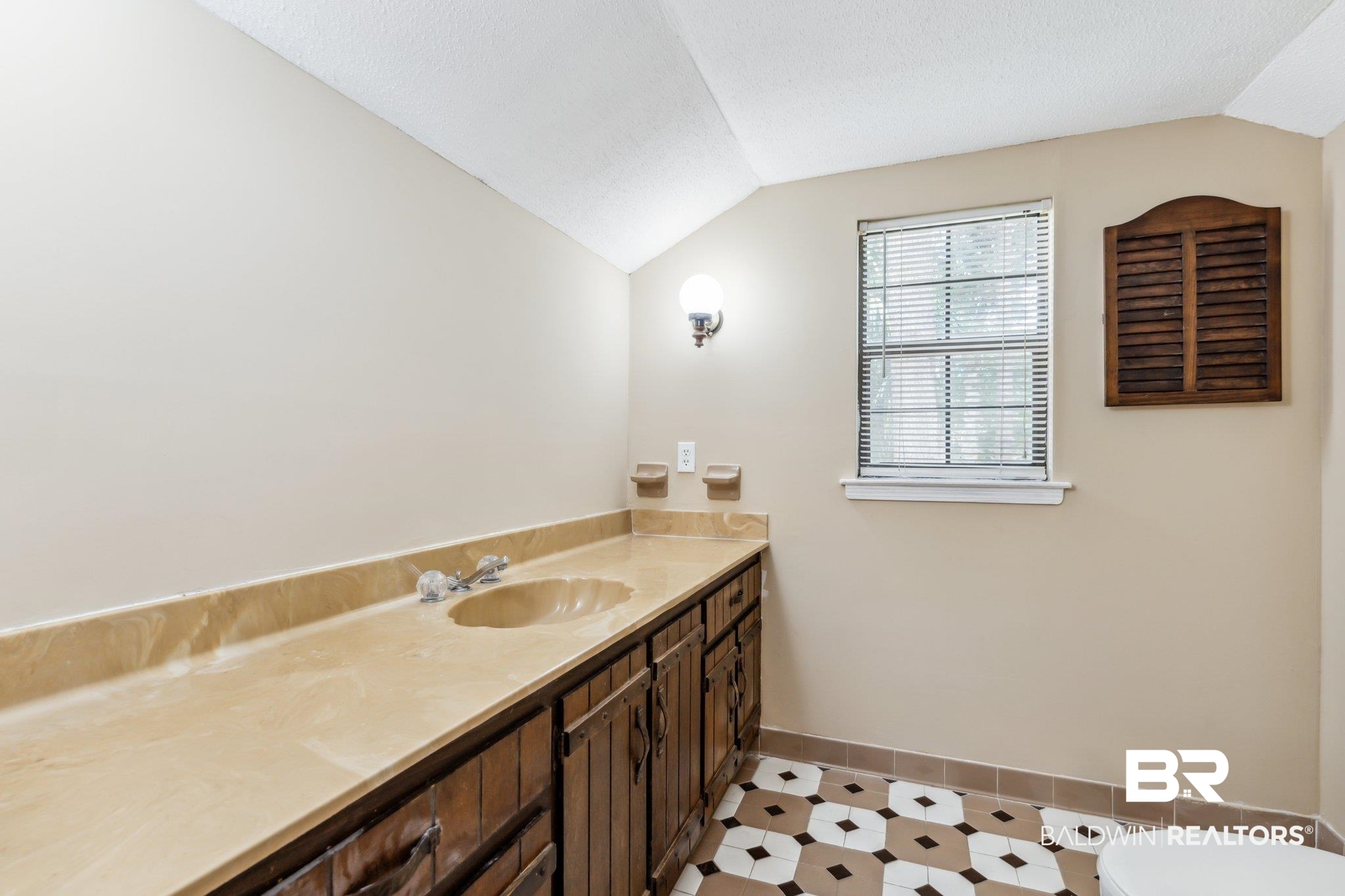 103 Ferncliff Circle