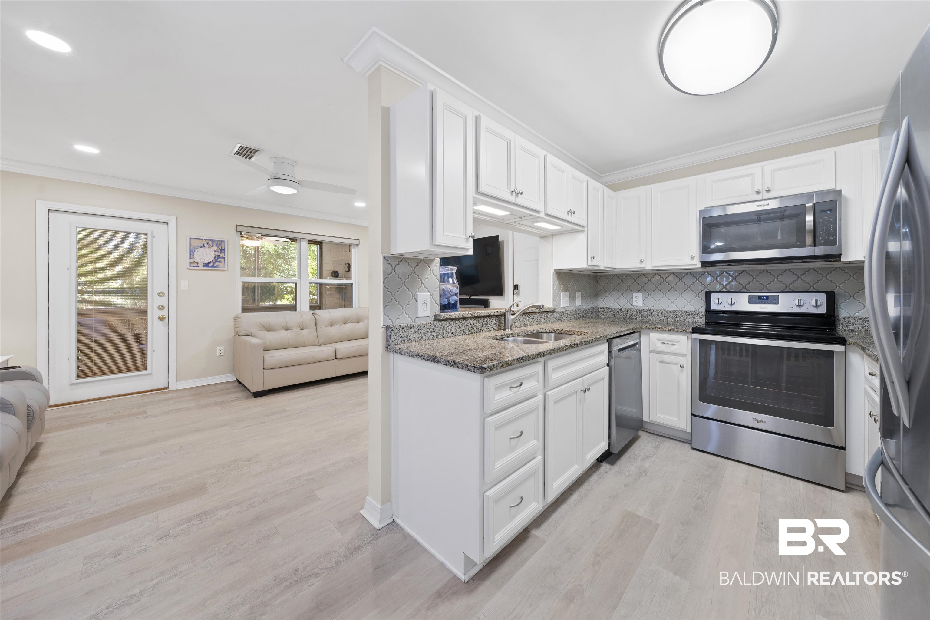 2200 W Second Street Unit: 104 E