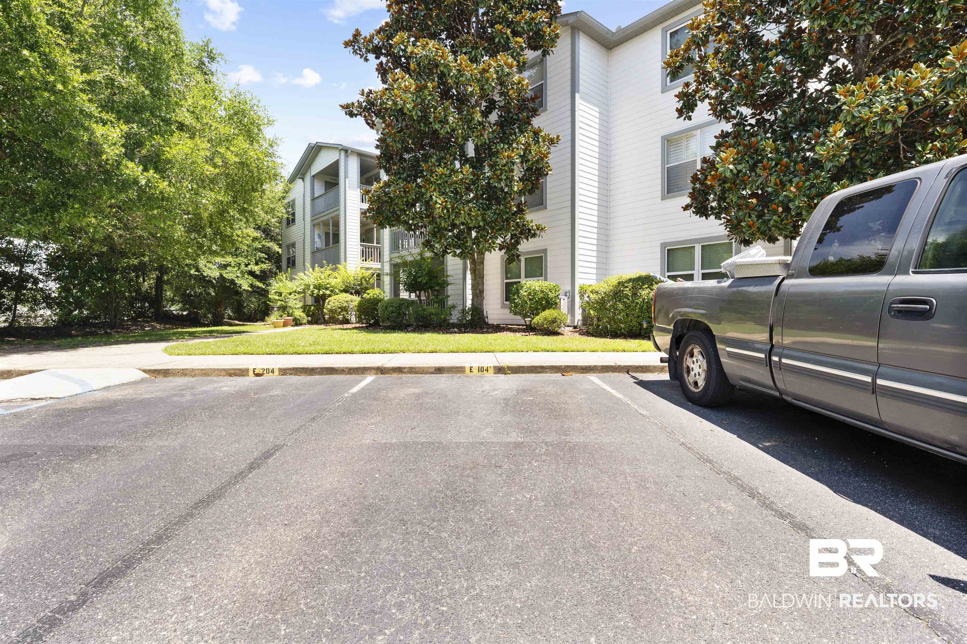 2200 W Second Street Unit: 104 E