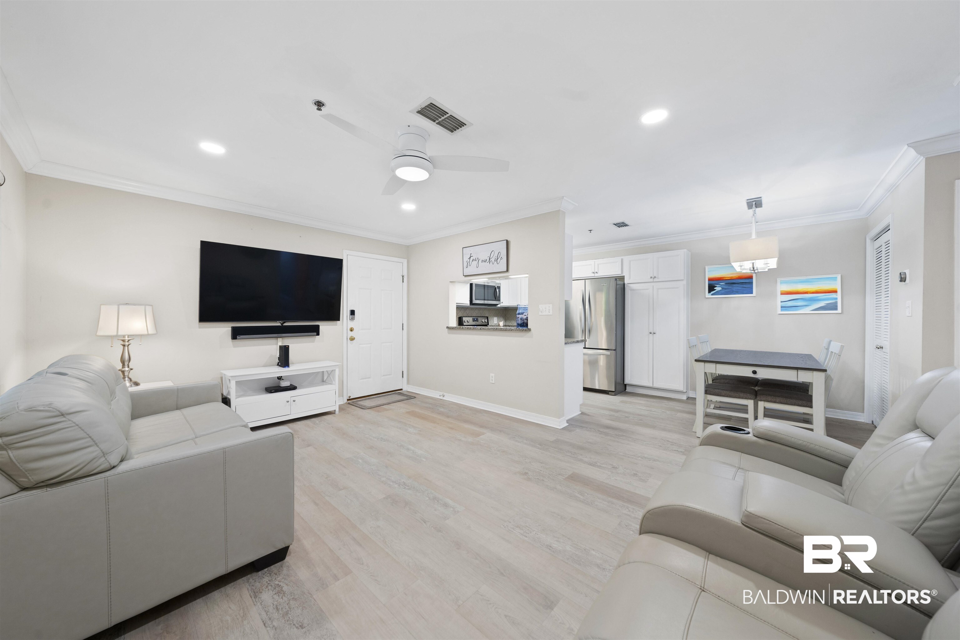 2200 W Second Street Unit: 104 E