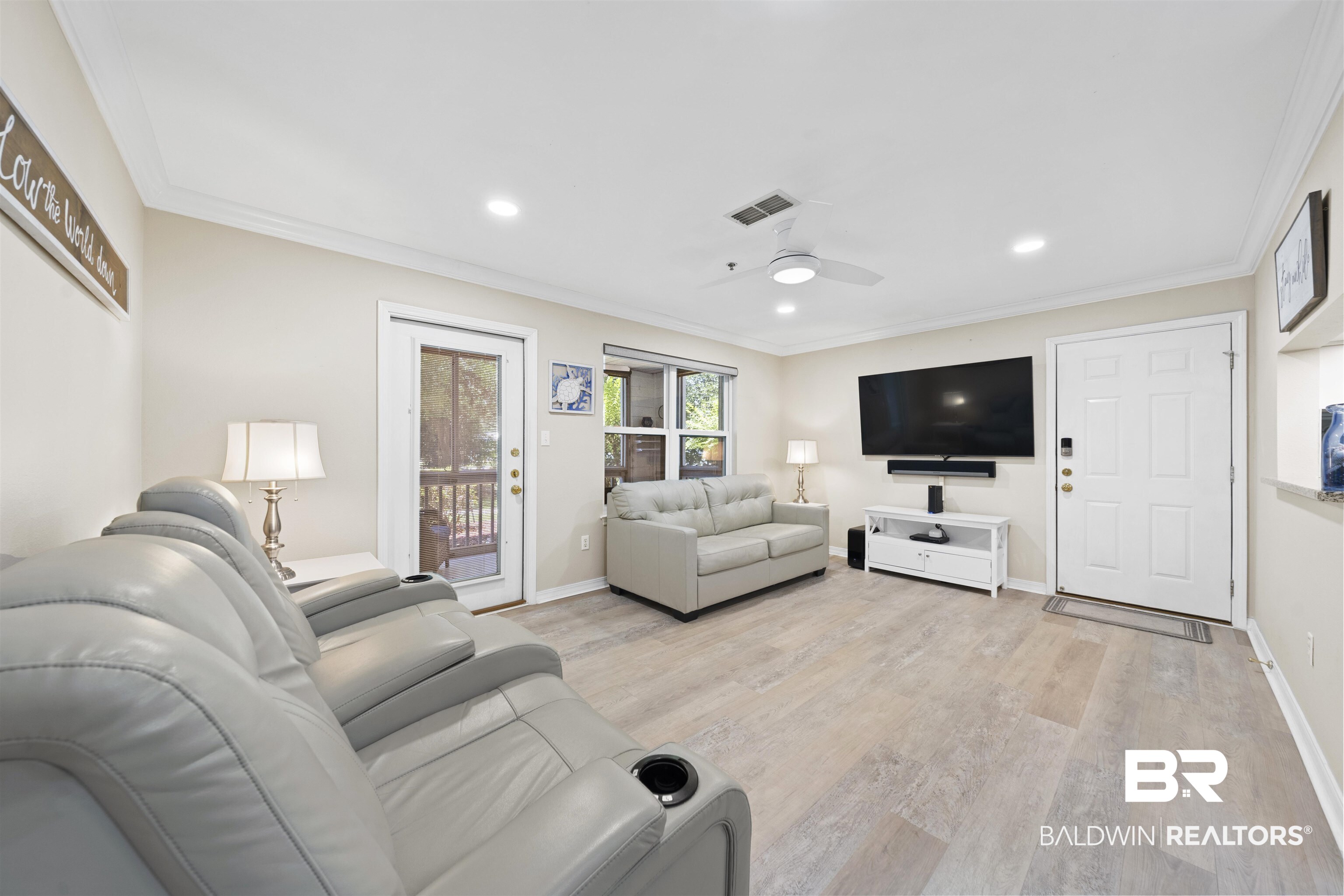 2200 W Second Street Unit: 104 E