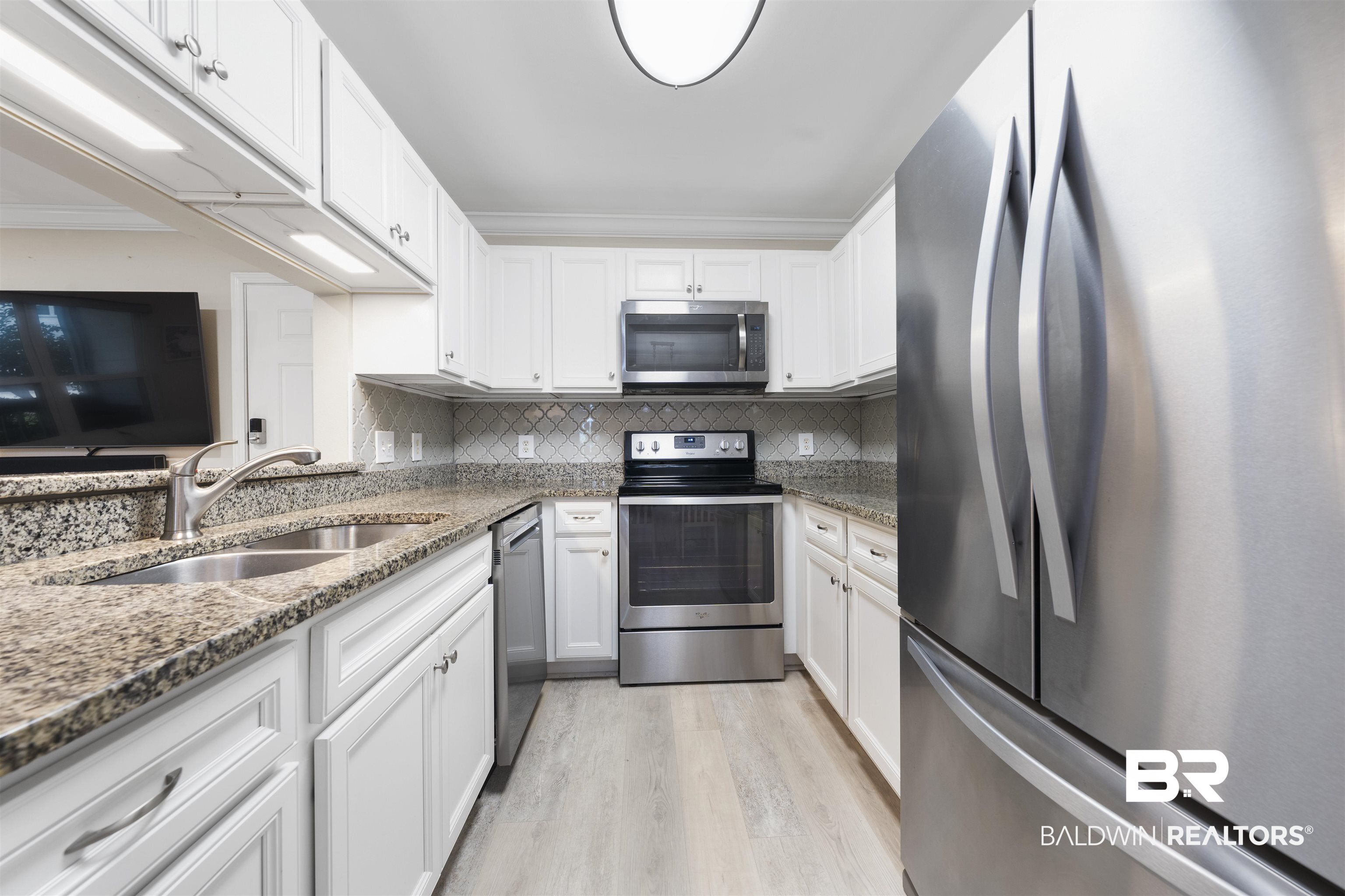 2200 W Second Street Unit: 104 E