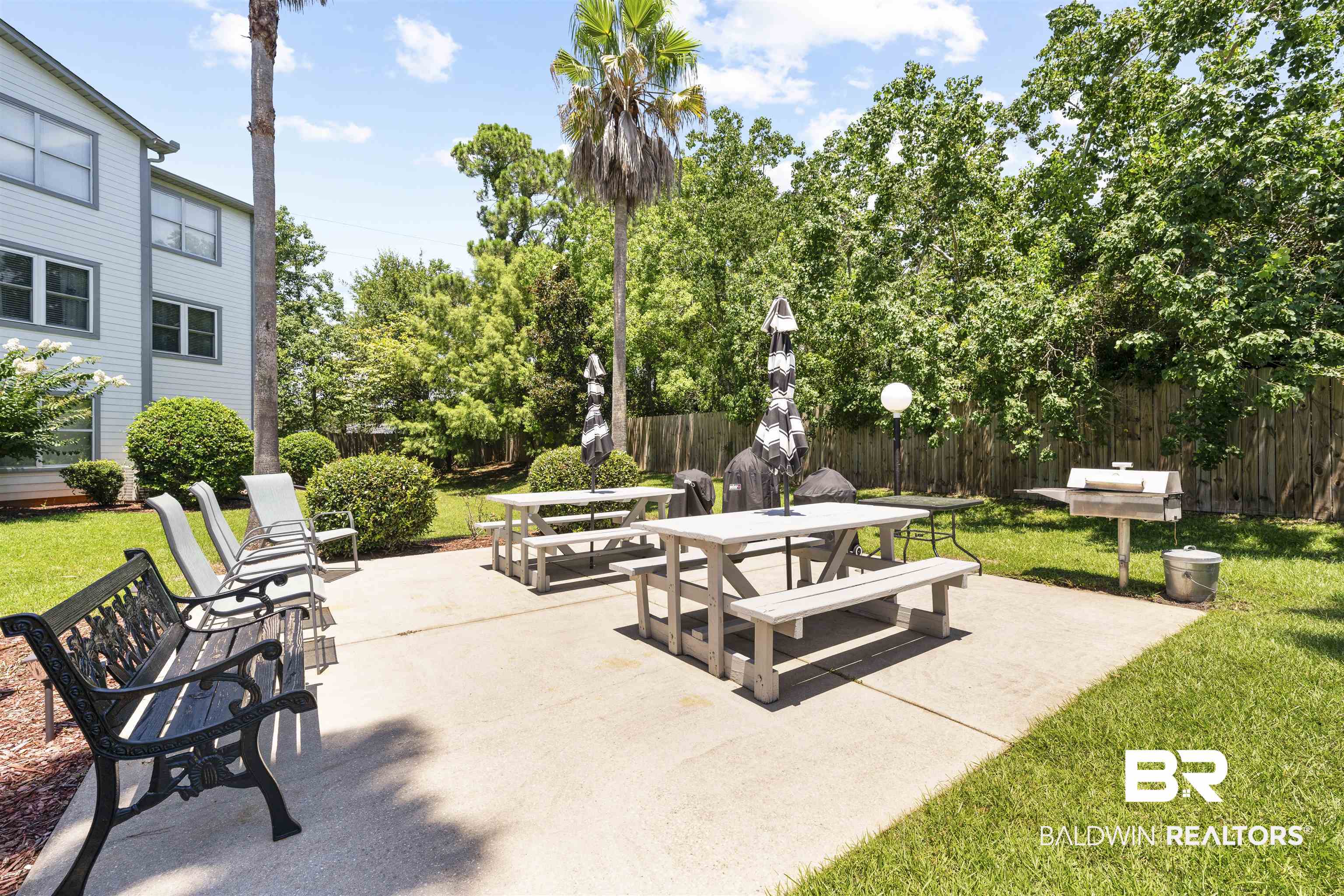 2200 W Second Street Unit: 104 E