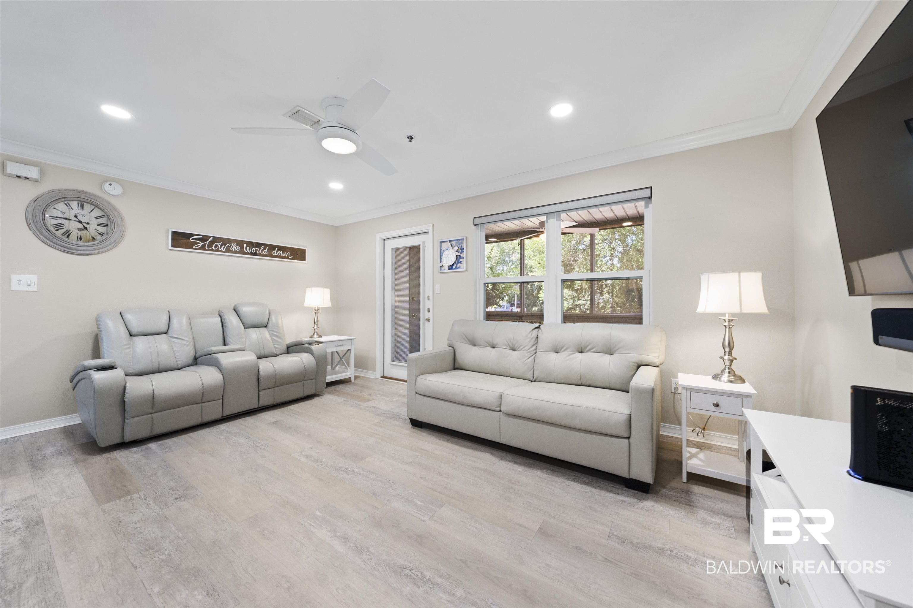 2200 W Second Street Unit: 104 E