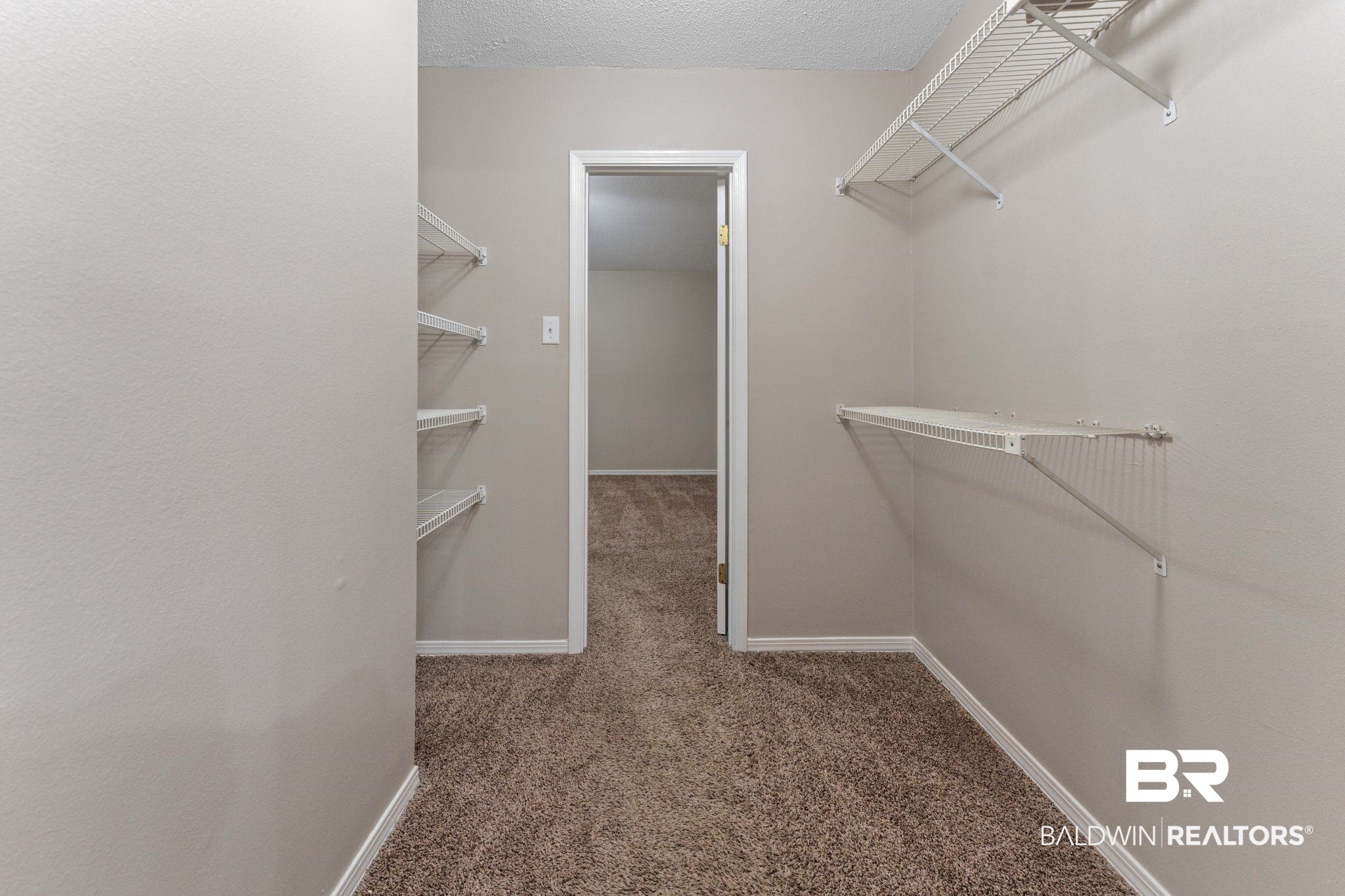 9 Summer Oaks Drive