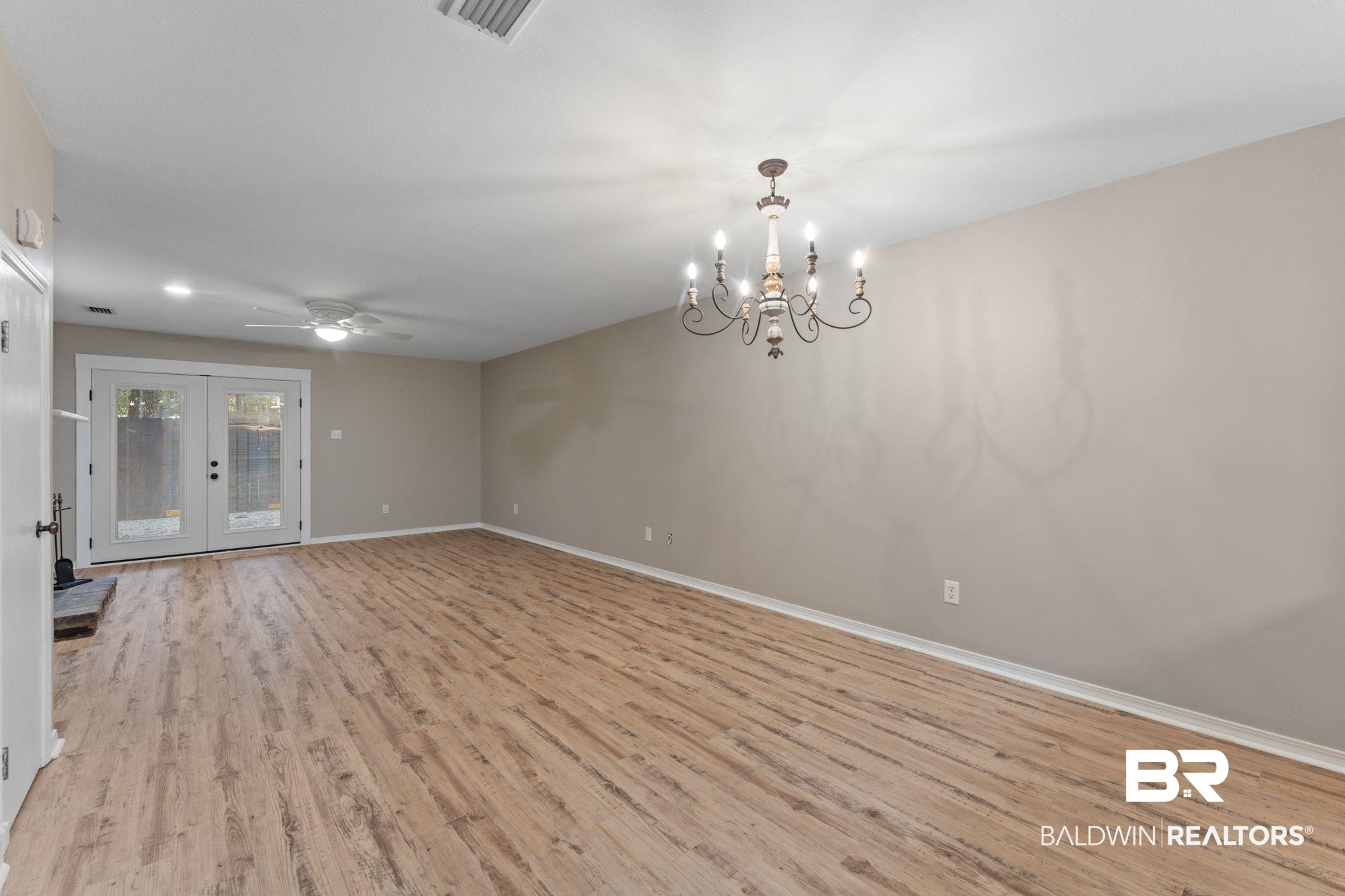 9 Summer Oaks Drive